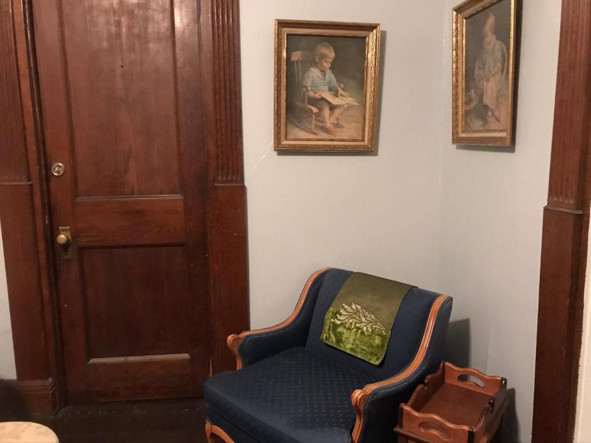 5 Star Victorian Mansion-Downtown No Locals Bed and Breakfast Erie Buitenkant foto