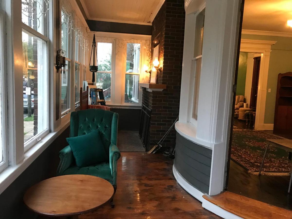 5 Star Victorian Mansion-Downtown No Locals Bed and Breakfast Erie Buitenkant foto