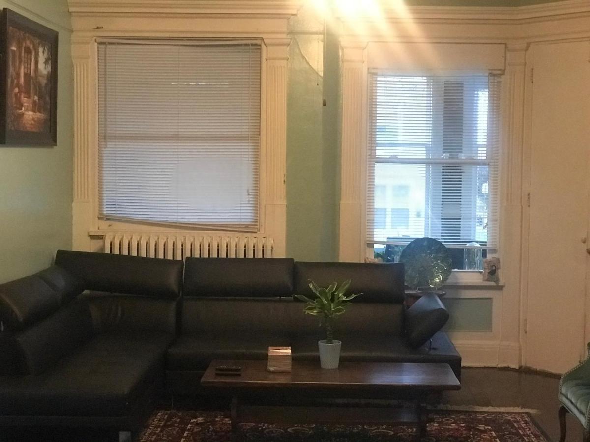5 Star Victorian Mansion-Downtown No Locals Bed and Breakfast Erie Buitenkant foto