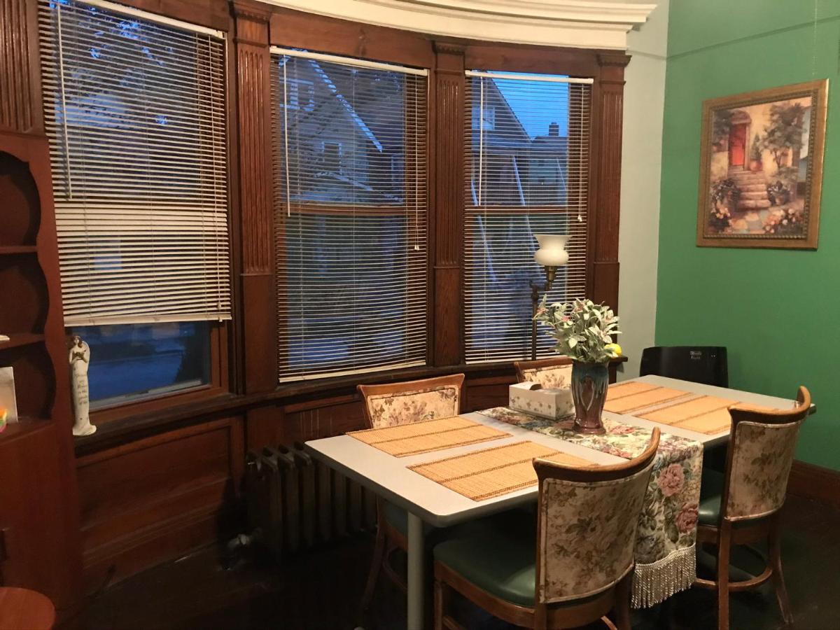 5 Star Victorian Mansion-Downtown No Locals Bed and Breakfast Erie Buitenkant foto