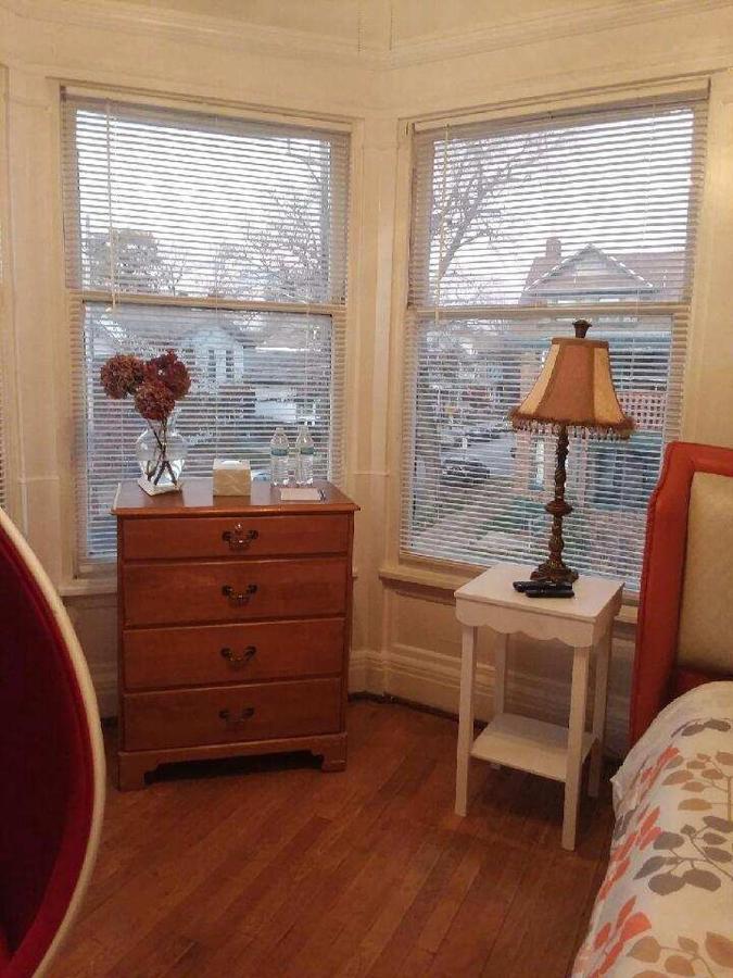 5 Star Victorian Mansion-Downtown No Locals Bed and Breakfast Erie Buitenkant foto